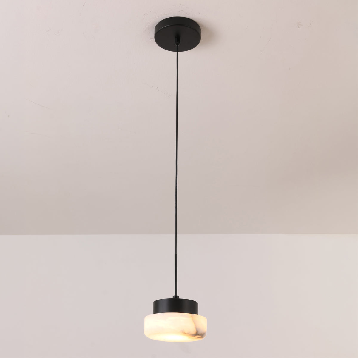 Pendente Bast Natural e Preto 1xG9
