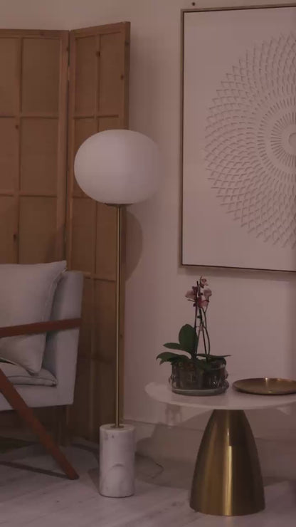 Luminária de Piso Coluna Pinna Opalino e Dourado 1xE27